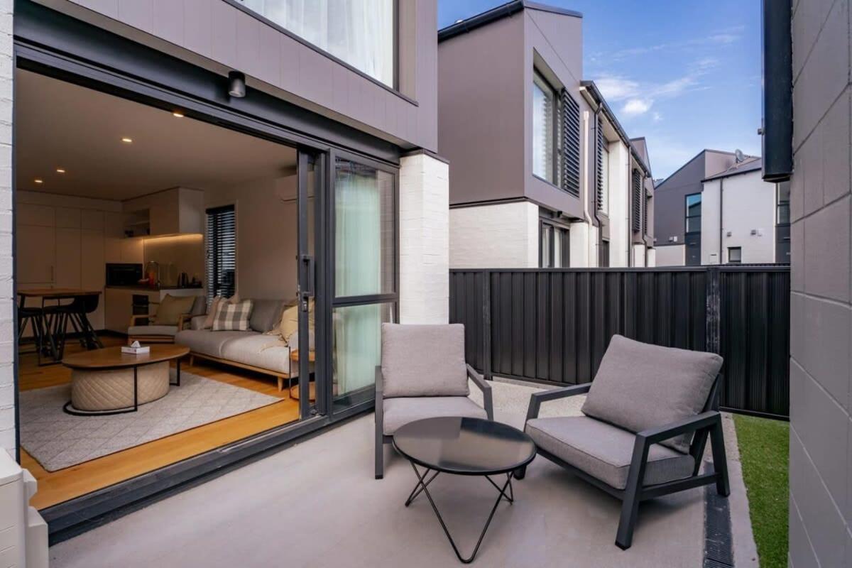 Alps And Lake Retreat Wanaka Albert Town Exterior foto